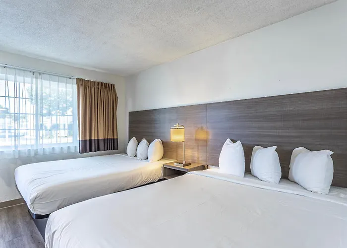 Motel: Coastal Breeze Inn