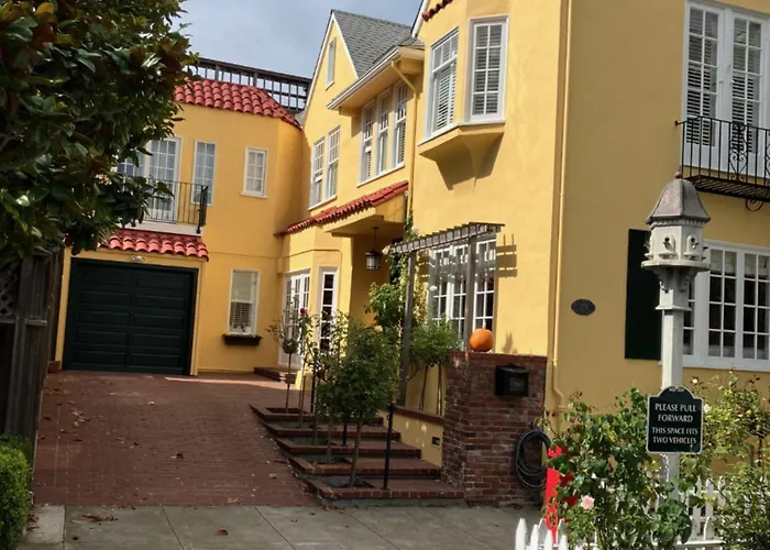 B&B: My Rosegarden Guest Rooms