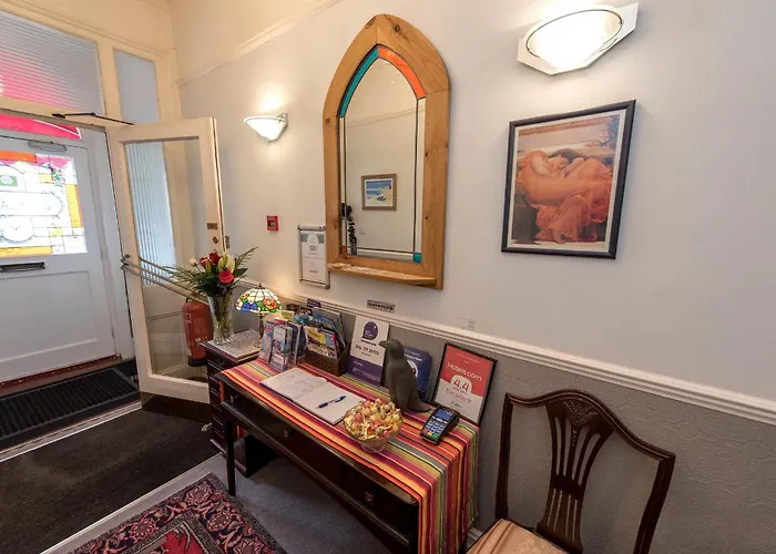 Gästehaus: The Strand Hotel