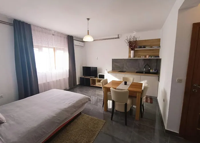 Apartments Poljanak Green House