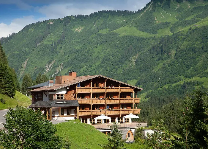 Hotel mit Hund Alpine Lifestyle Berghotel Madlener