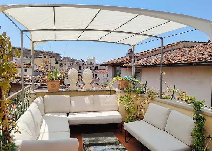 Apartment: Borgo San Jacopo Penthouse By 360Rentals