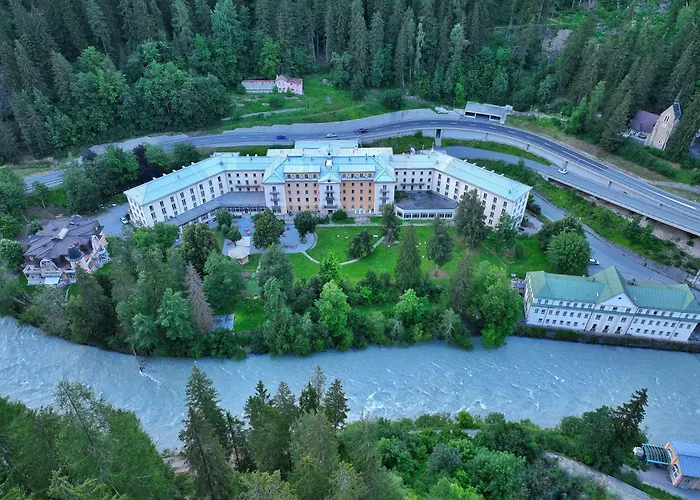 Palace - Culture, Nature & Health
