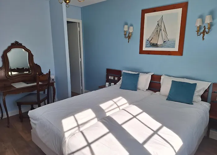 Hotel De Charme La Bonne Adresse - Logis Hotels