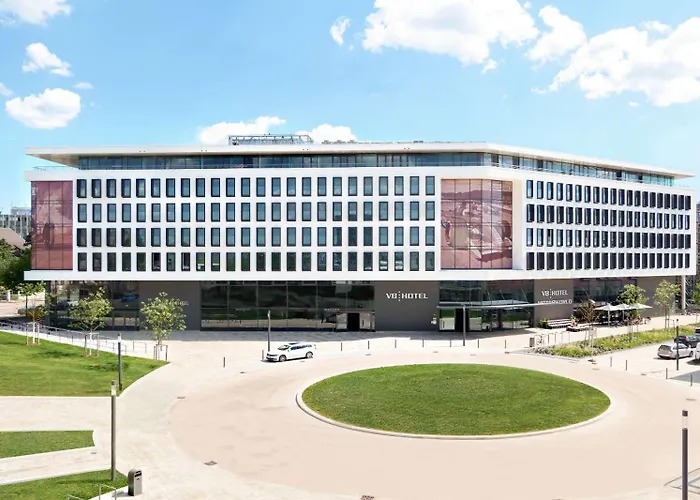 Hotel nahe College: V8 Hotel Motorworld Region Stuttgart