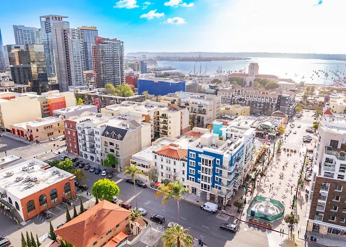 Urban Boutique - Little Italy, Downtown San Diego