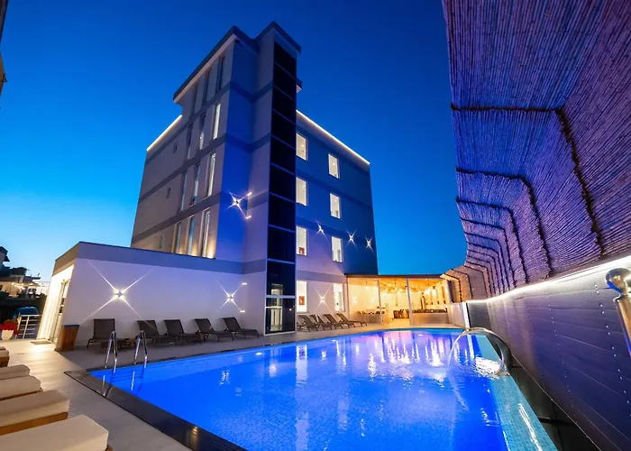 Hotel mit Pool: Admiro Hotel