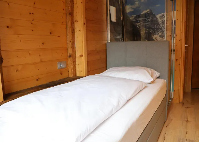Hotel nahe College: Alpen Lodge Berwang
