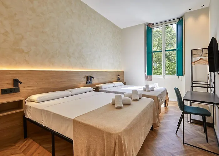 Zentrales Hotel: Ella Hostel Boqueria