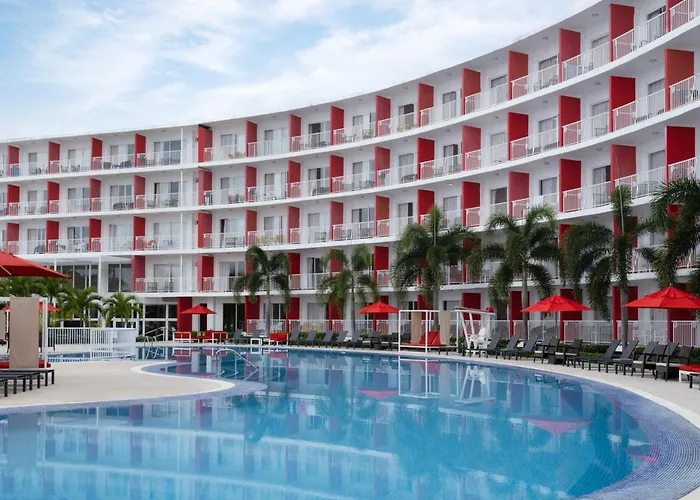 Grand Decameron Cornwall Beach, A Trademark All-Inclusive
