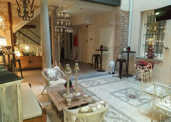 Ferienvermietung: Palacio Almagra