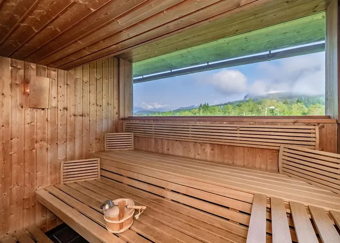 Hotel nahe College: Lake Resort Pressegger See