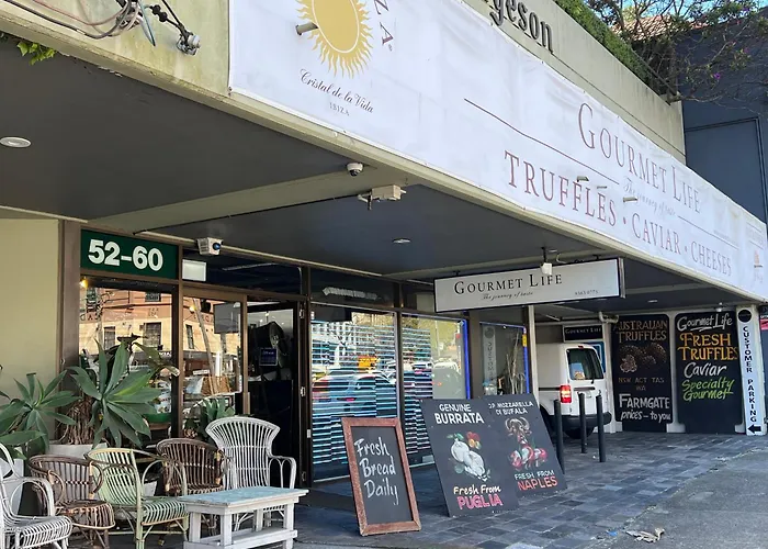 Edgecliff Lodge Motel