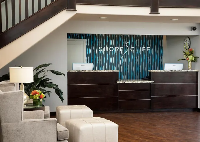 Motel: Shore Cliff Hotel