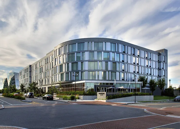 Courtyard By Marriott Philadelphia South At The Navy Yard
