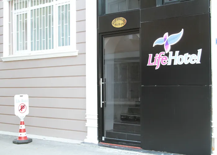 Life Hotel