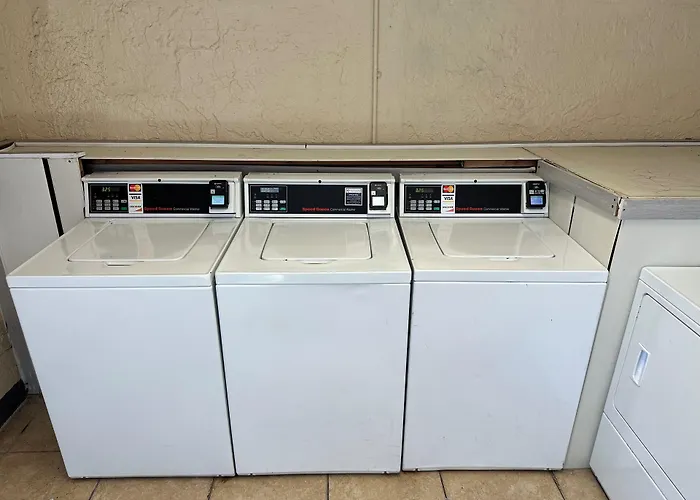 Travelodge By Wyndham Orlando At Heart Of International Drive