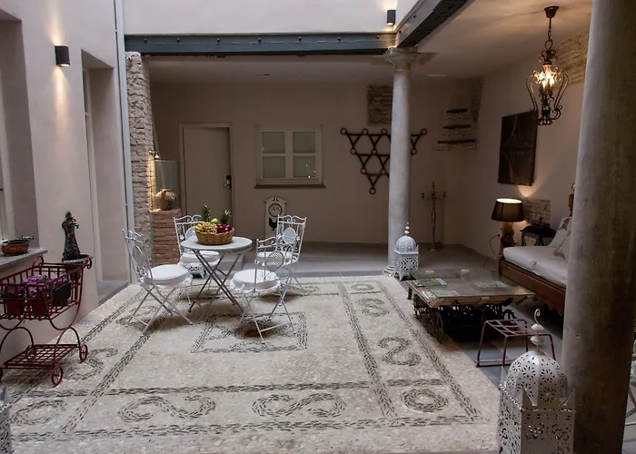 Ferienvermietung: Palacio Almagra