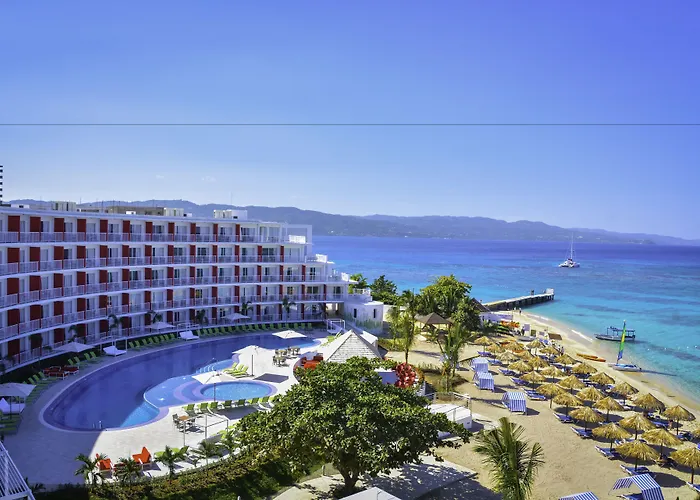 Grand Decameron Cornwall Beach, A Trademark All-Inclusive