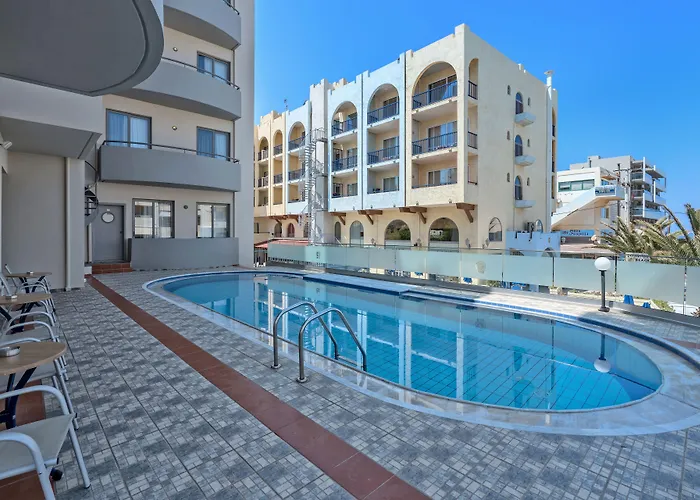 Icarus Suites & Apartments By "Lefkoniko"
