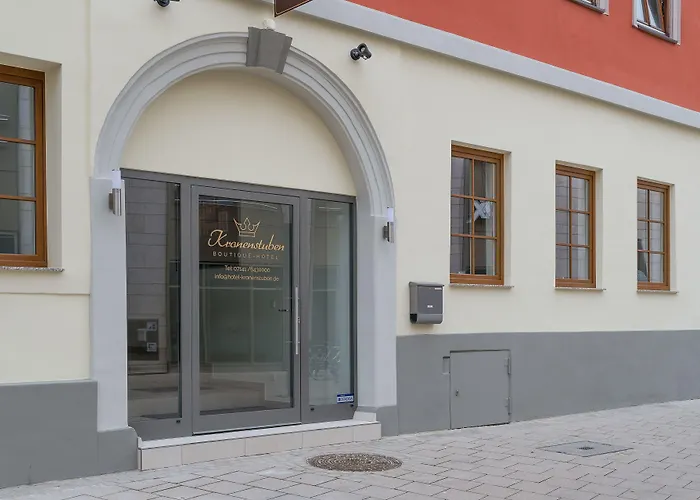 Boutique-Hotel Kronenstuben - unschlagbare Zentrumsnähe direkt am Marstall&Marktplatz - Schloss in 3 Min - Frühstück - Langzeitmiete