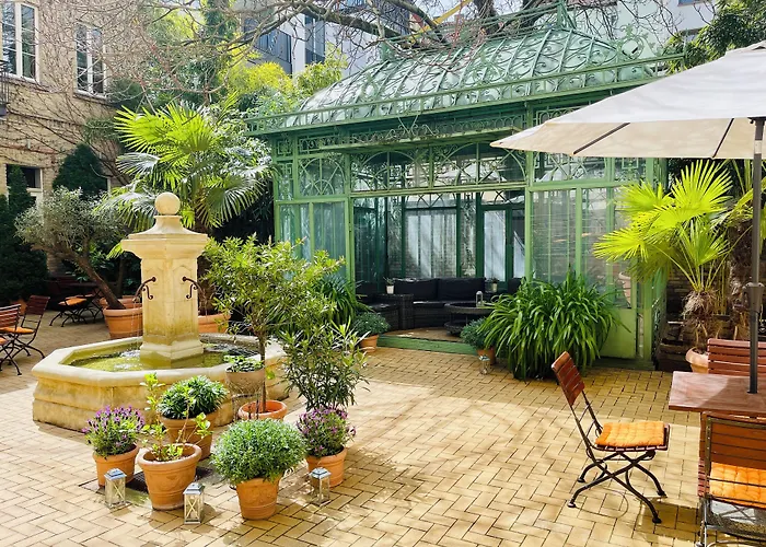 Garden Living - Boutique