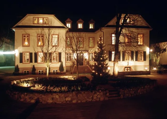 Herrenhaus Von Löw