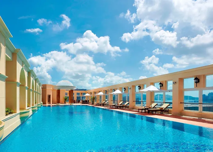 Hotel: The Royal Garden