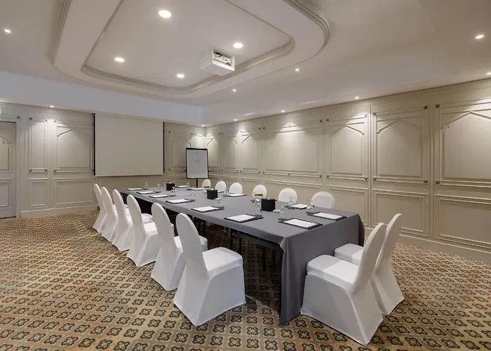 4-Sterne-Hotel: Crowne Plaza Muscat By Ihg