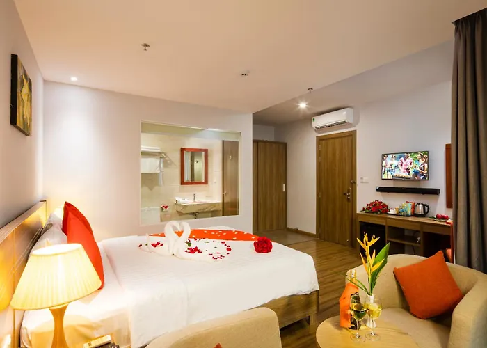 Maple Leaf Hotel & Apartment