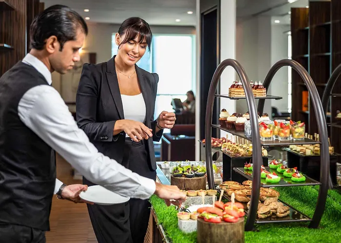 Hotel nahe College: Pullman Dubai Jumeirah Lakes Towers