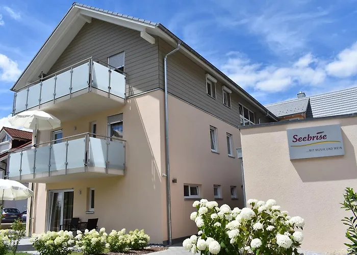 Seebrise Mit Musik Und Wein