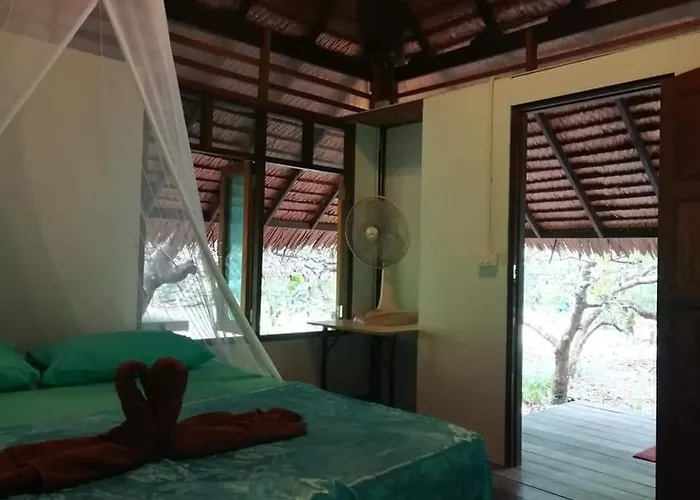 Cashew Nut Bungalow, Ko Mook