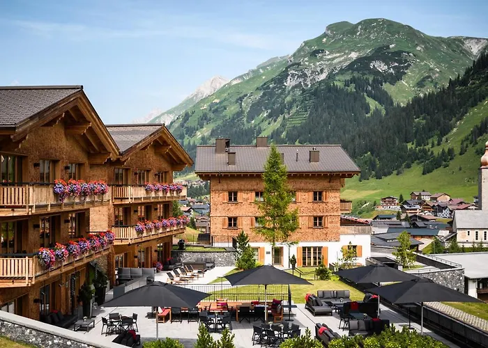 5-Sterne-Hotel: Aurelio Club / Chalet / Villa